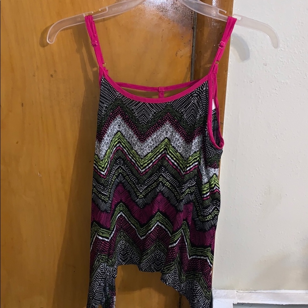 Zig zag tank top with open/strappy back